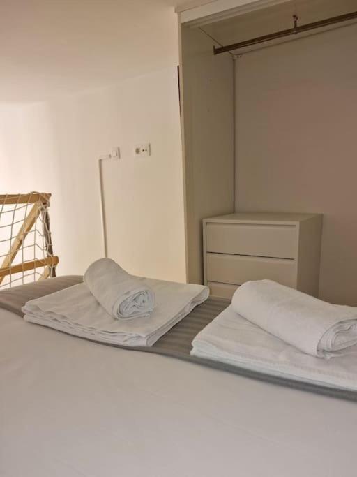 Mediodia Chica Apartamento Tipo Loft En La Latina Apartment มาดริด ภายนอก รูปภาพ